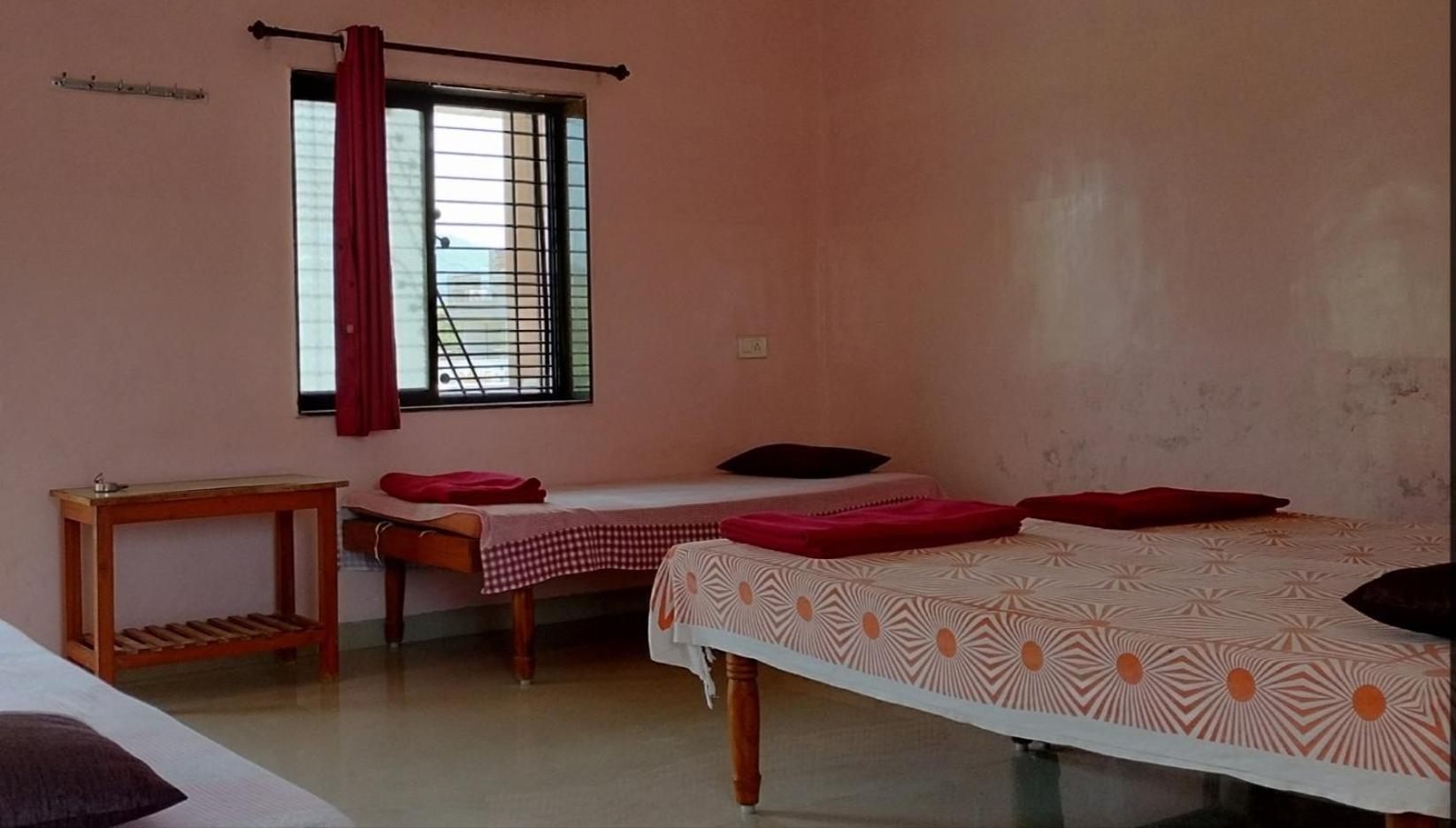 Ellora Shivam Residency 아파트 객실 사진