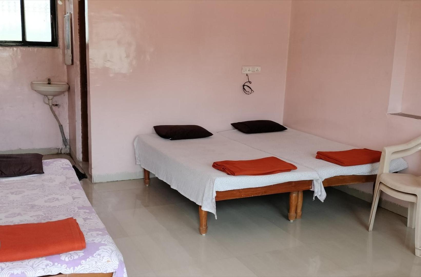 Ellora Shivam Residency 아파트 객실 사진