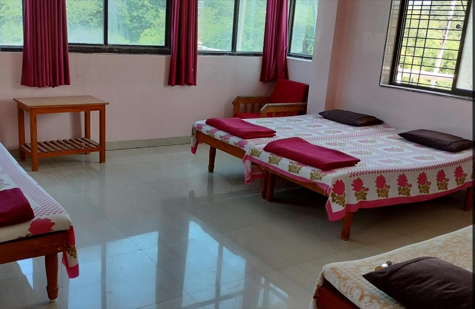 Ellora Shivam Residency 아파트 객실 사진